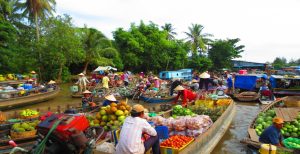 Nông sản là mặt hàng chủ yếu của chợ